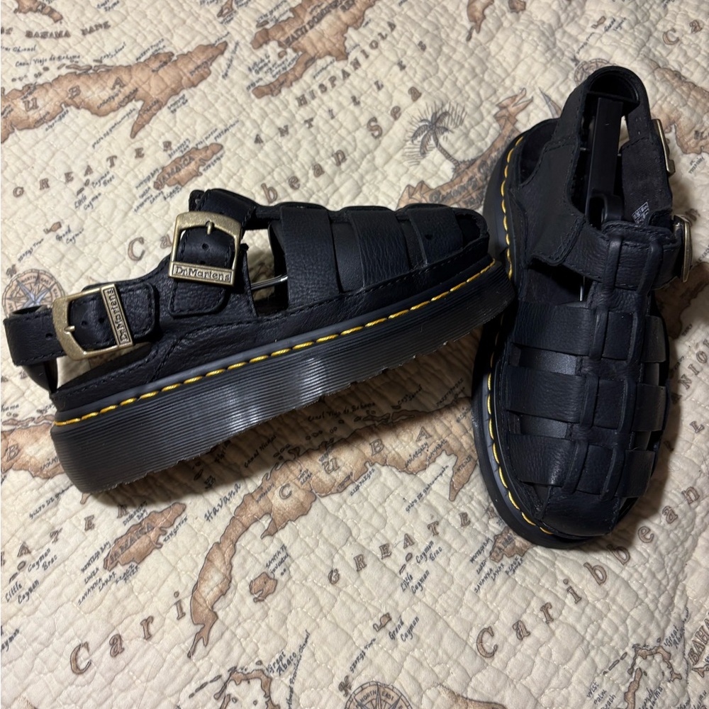 Dr. Martens Wrenlie Sandal